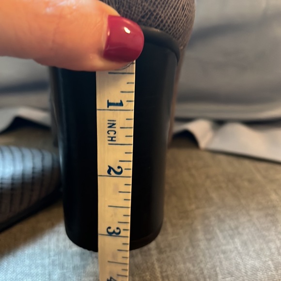 Aerosoles Heel Rest grey leather heels - Size 7 - Picture 7 of 7